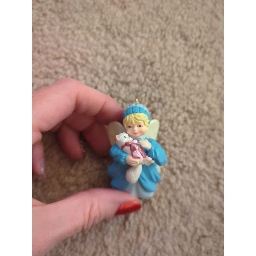 Hallmark Keepsake Ornament 1998 Guardian Friend Angel with White Cat Orig Box‎